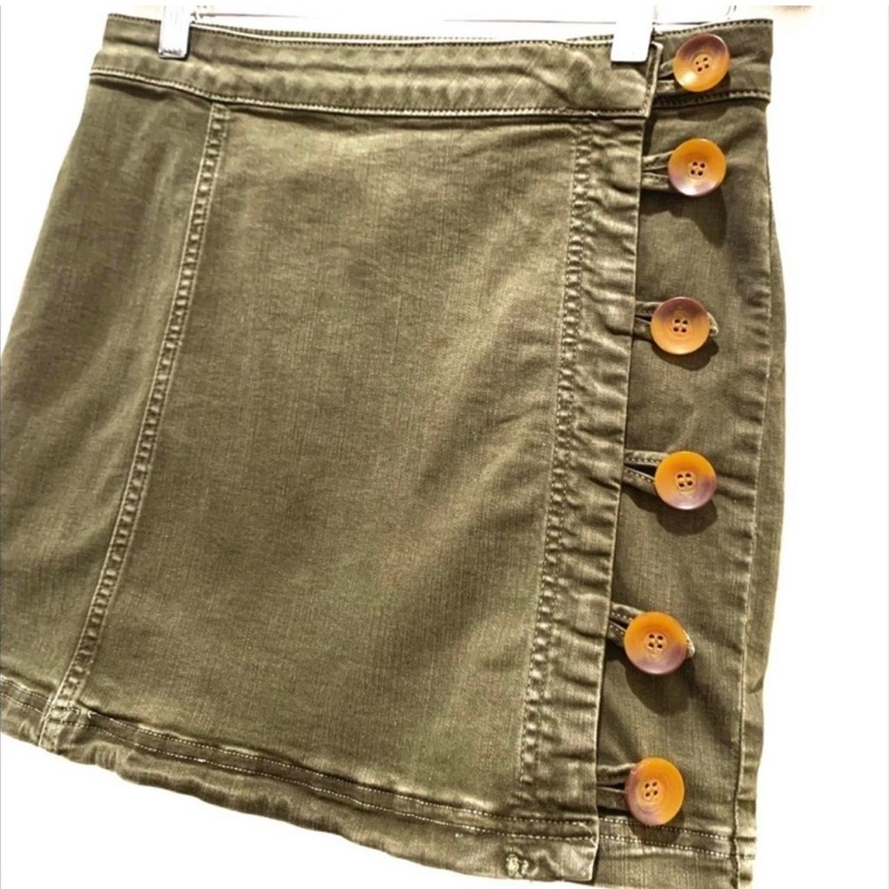 *EUC* Free People / Little Daisies Tortoise Button Down Denim Skirt / Green / 10 - Picture 5 of 10